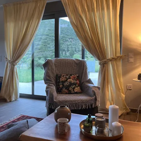 Stellas Near Arachova * Stirion