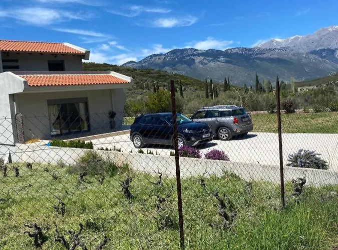 Stellas Near Arachova Stirion