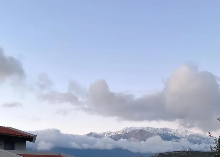 Stellas Near Arachova Stirion